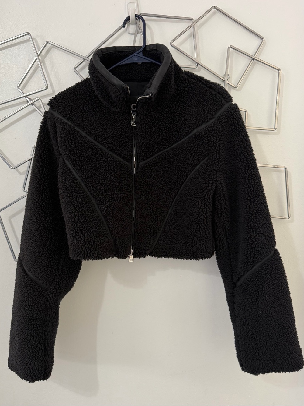 ALO Yoga Sherpa Cropped Sloped Jacket - Black Sz S